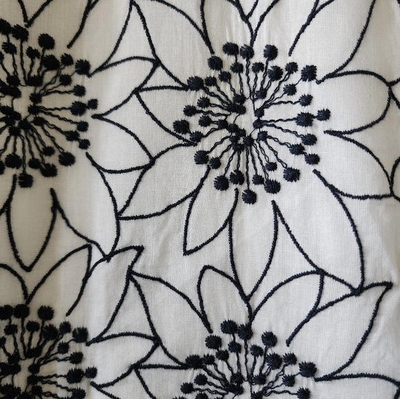 J. CREW Embroidered Floral Top G8414 White & Navy Size Small Sleeveless Lined - Picture 2 of 11